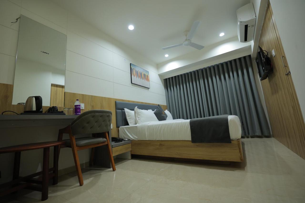 Hotel Shayan Inn Rajkot Luaran gambar