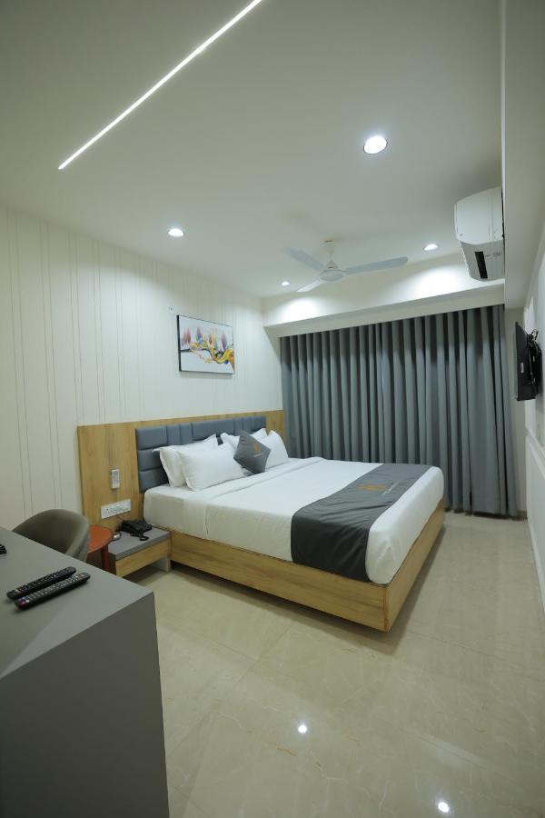 Hotel Shayan Inn Rajkot Luaran gambar