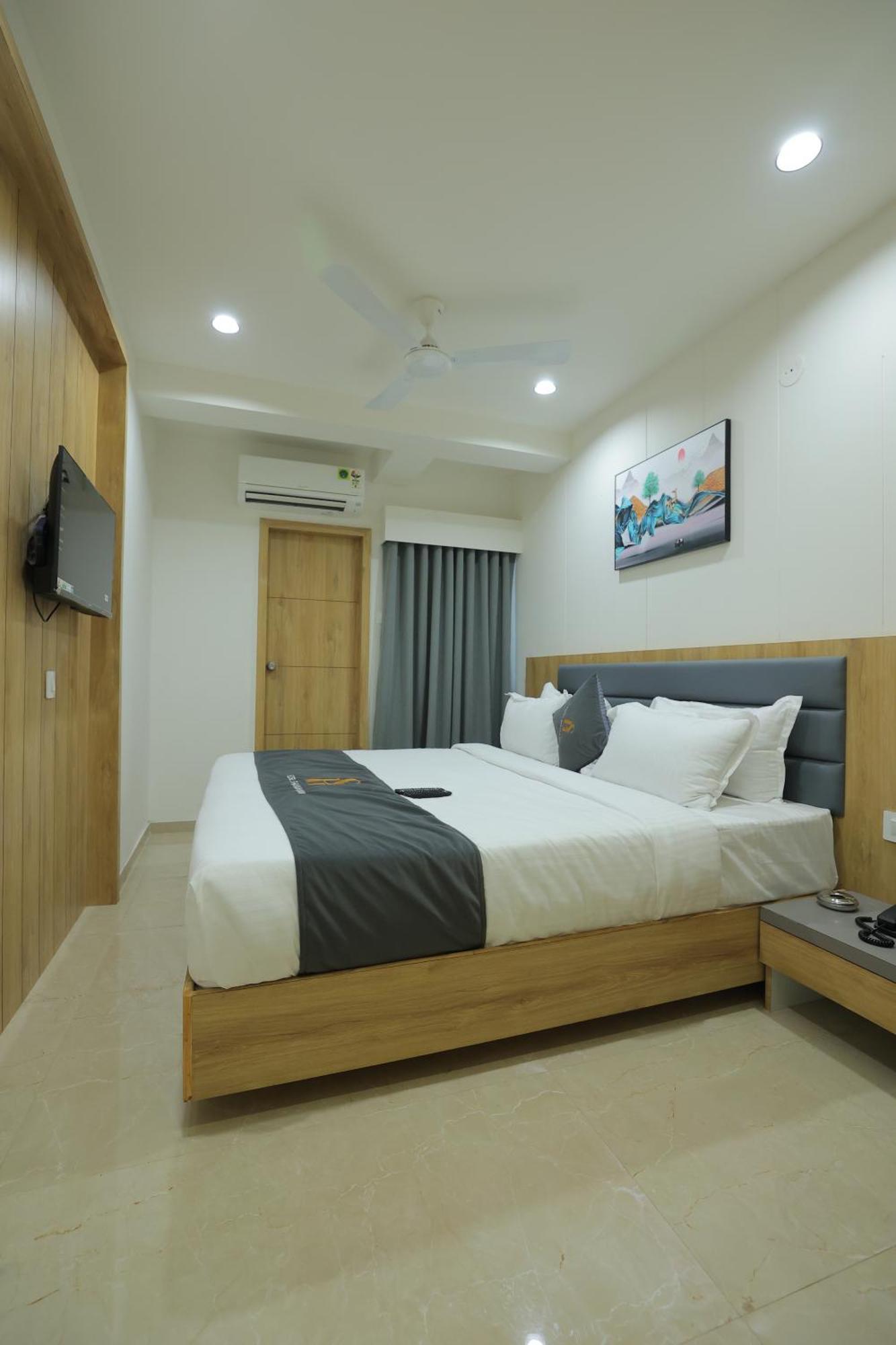 Hotel Shayan Inn Rajkot Luaran gambar
