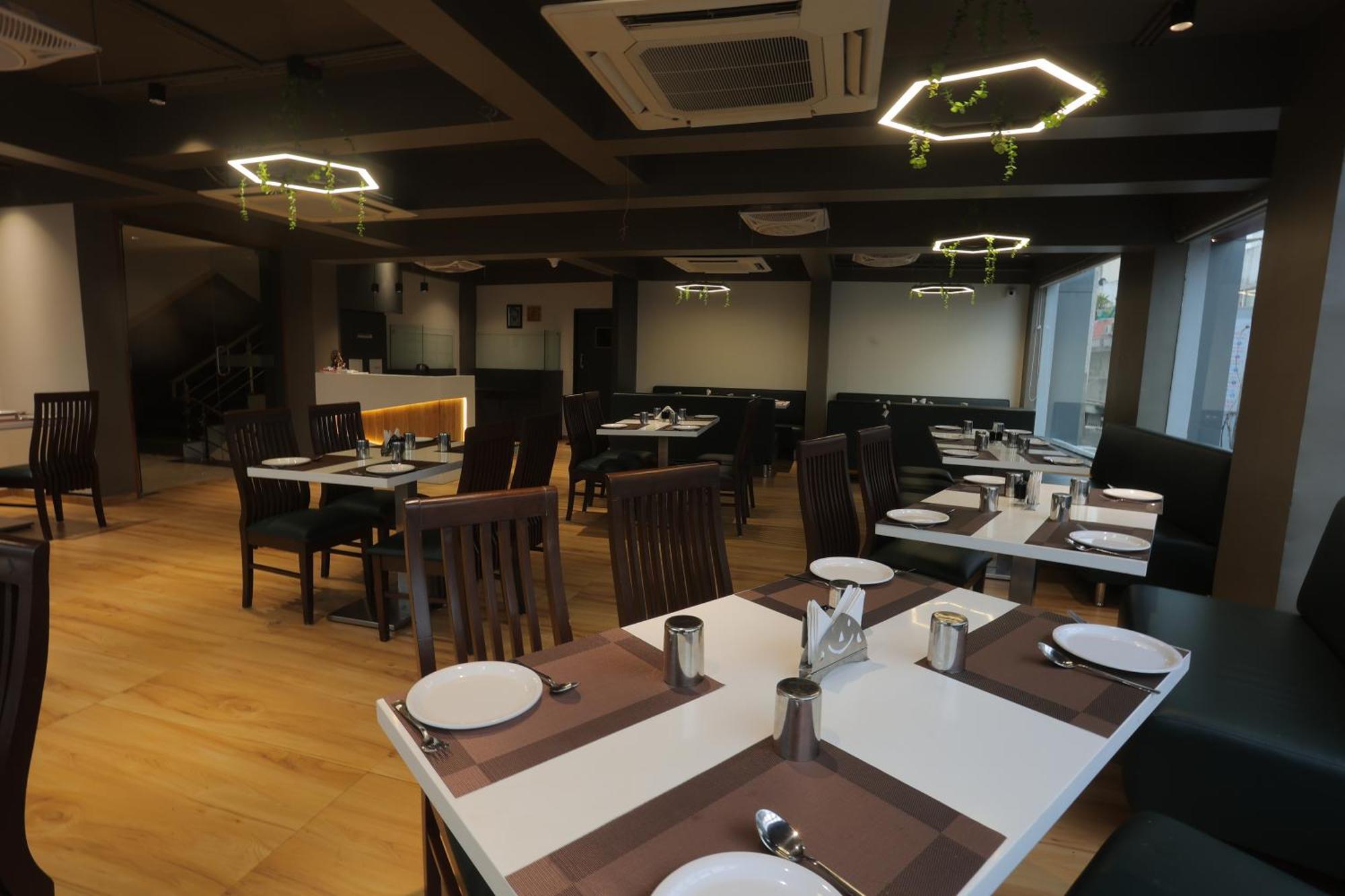 Hotel Shayan Inn Rajkot Luaran gambar